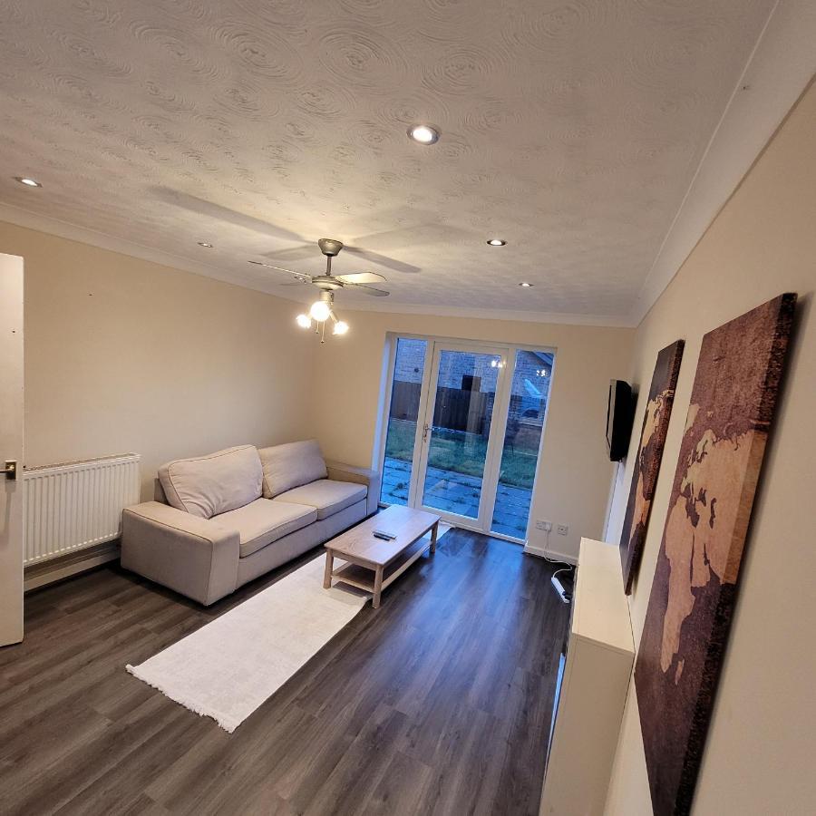Hamilton 3 Bedrooms 10 Minutes From City Centre Leicester Buitenkant foto